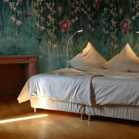 In Landau Stadtoase Apartamento